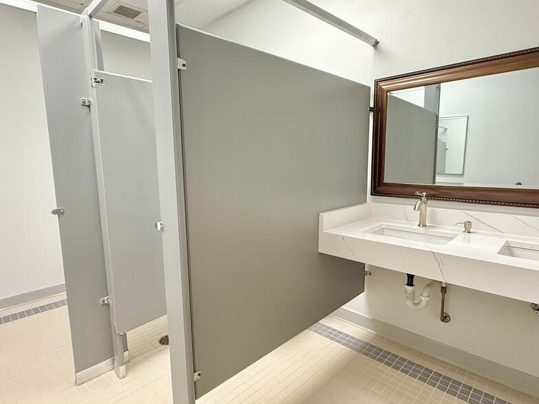 Building Photo - 4640 Valais Ct