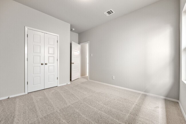 Building Photo - Charming 3-Bedroom Home Near Kyle & San Ma...