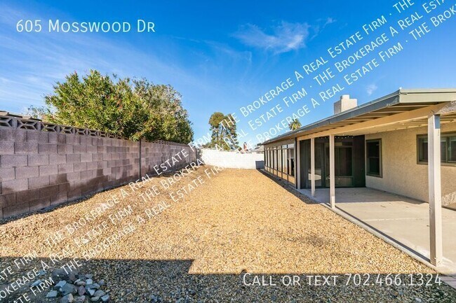 Building Photo - 605 Mosswood Dr