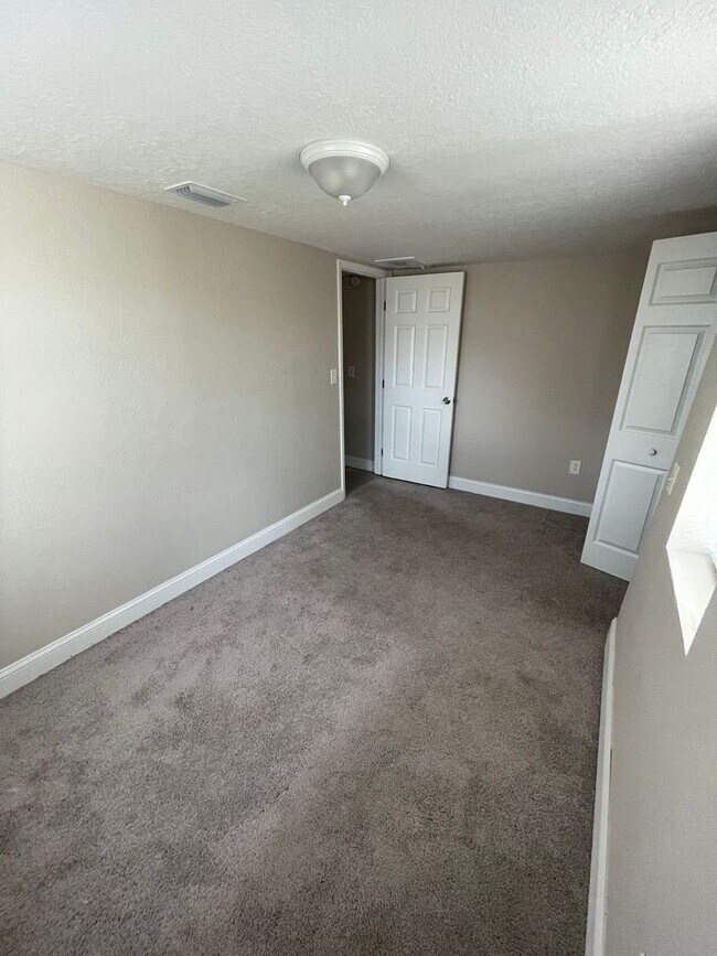 Building Photo - Spacious Clearwater Home with Modern Comforts with Private Backyard! 2bed | 1Bed