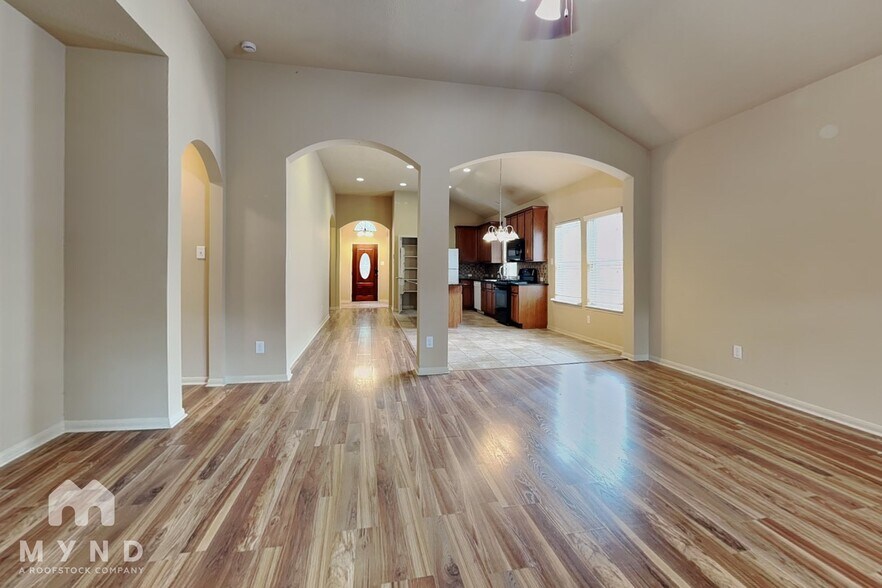 Building Photo - 1411 Cameron Park Ln