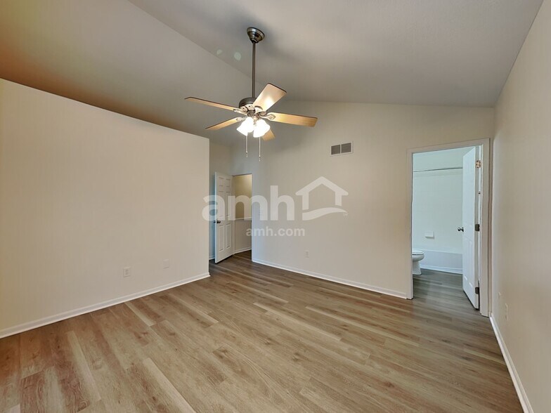 Building Photo - 5605 Stevens Dr
