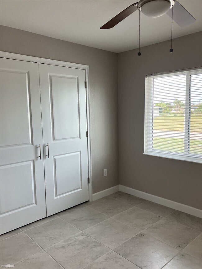 Building Photo - 3 br, 2 bath Duplex - 127 Boundary Bouleva...