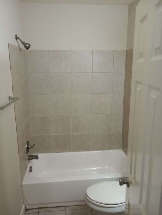 Building Photo - 2118 Jemison Ave