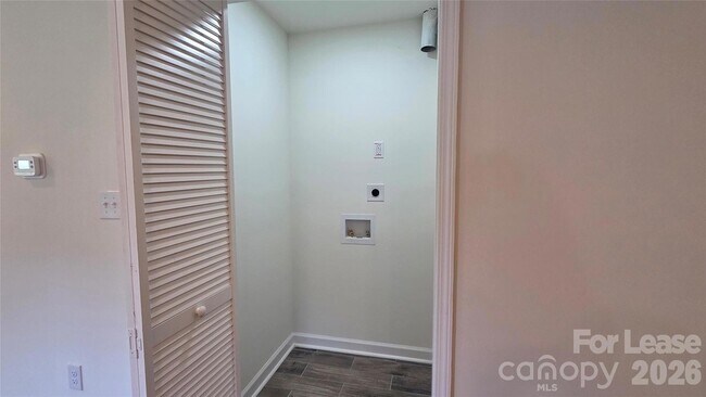 Building Photo - 151 Swink St SW