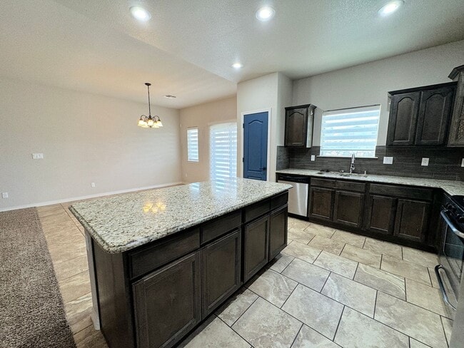 Building Photo - West El Paso 4 bed Refrig A/C