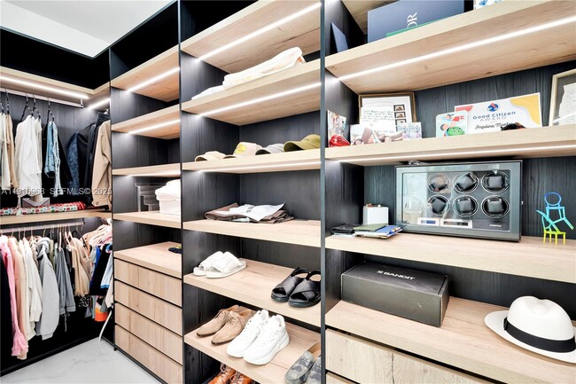 Building Photo - 34 SW 26th Rd