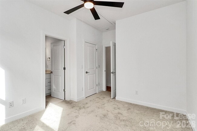 Building Photo - 3956 Hager Dr