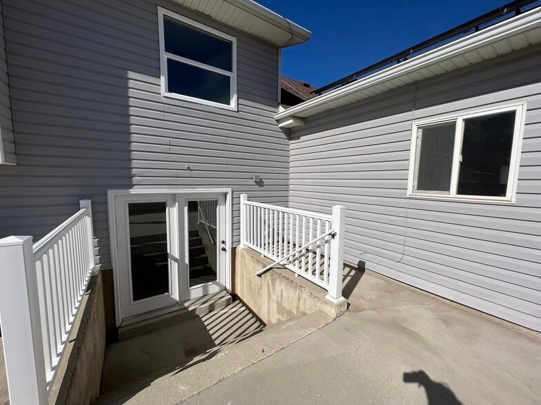 Building Photo - 614 N 550 E