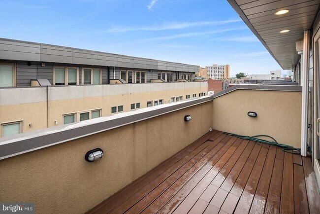 Building Photo - 1332 Kater St