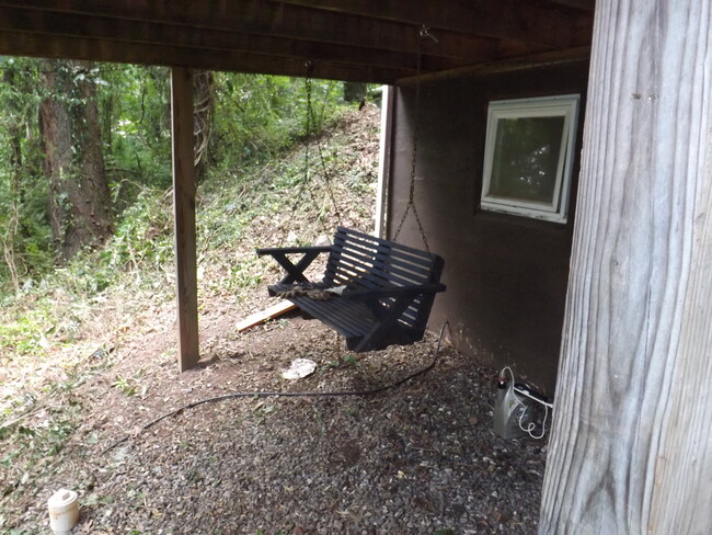Building Photo - Cute 2BD/1BA House in Cullowhee available ...