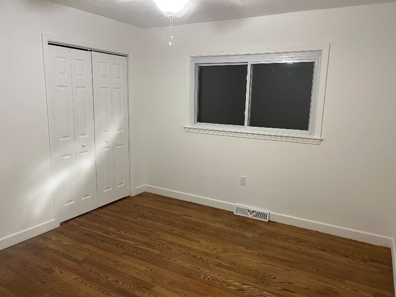 Building Photo - 512 Andrew Pickens Dr