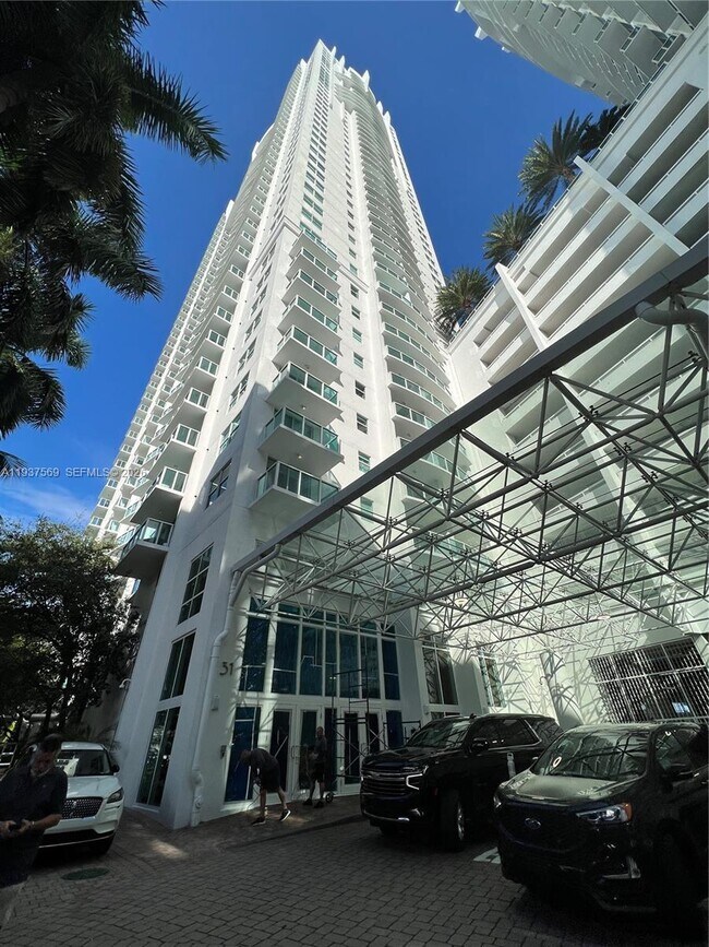 Building Photo - 31 SE 5th St