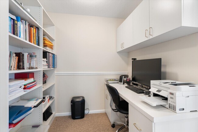 Building Photo - 7663 Great Oak Dr