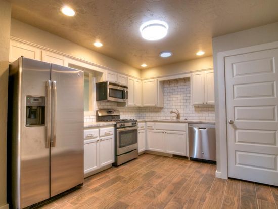 Building Photo - 2901 Rosewood Ln