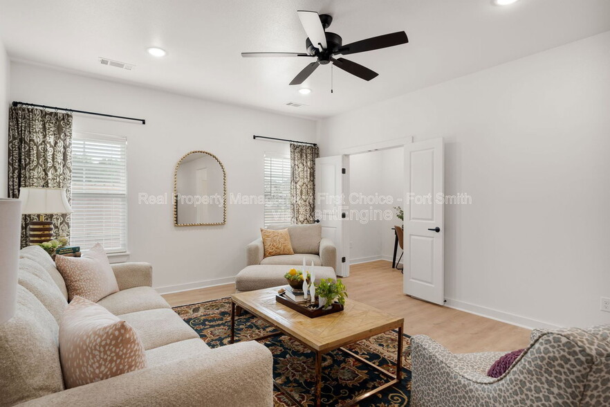 Building Photo - 8716 Cantera Dr