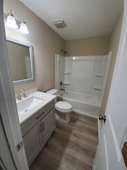 Building Photo - 83 E Boxley Dr