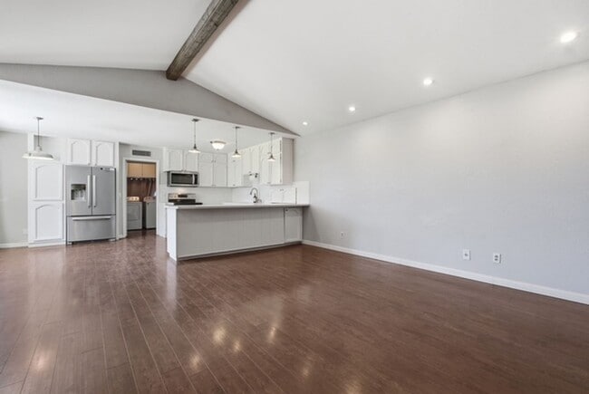 Building Photo - Mesa 4 Bed Single-Level Home • 2,044 Sq Ft • Oversized Yard • Stapley & McKellips