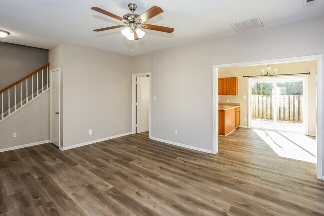 Building Photo - 10433 Battle Ct