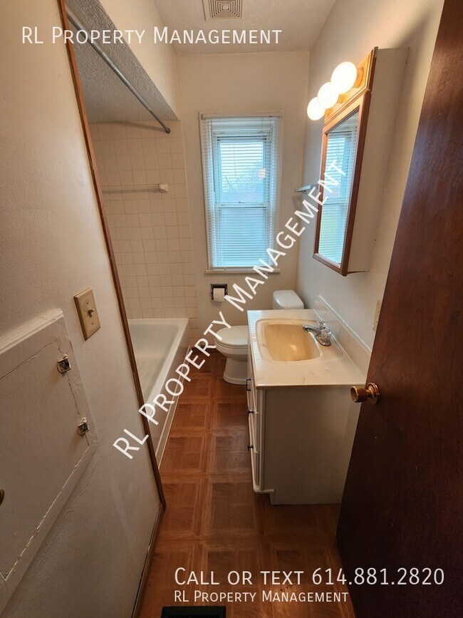 Building Photo - WAIVED APPLICATION FEES WITH SIGNED LEASE!...