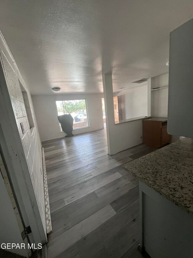 Building Photo - 216 Pacific Dr