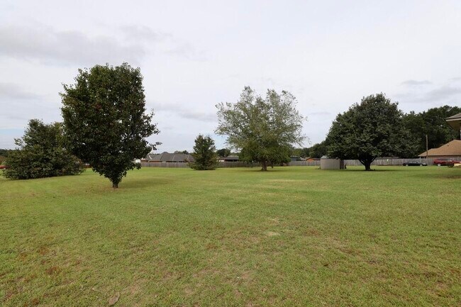 Building Photo - 60 Vinca Ct