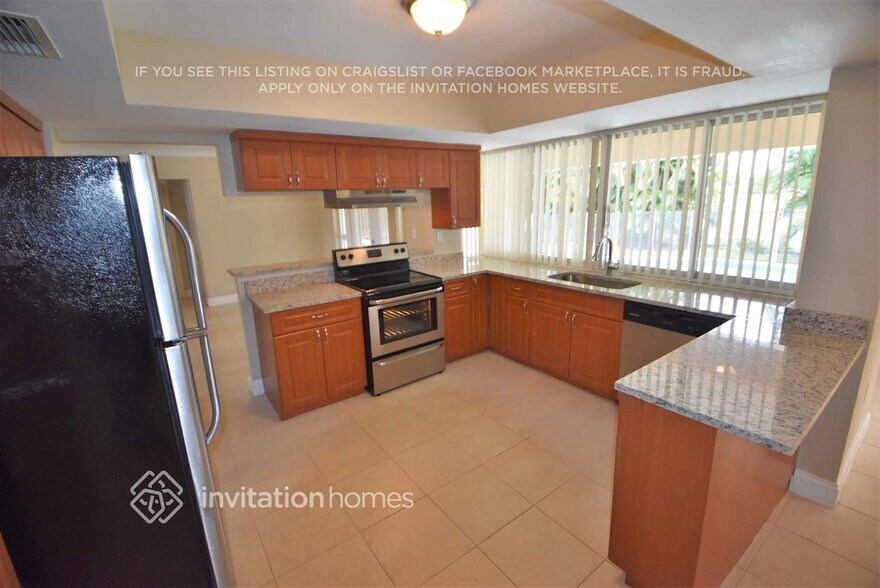 Building Photo - 8950 SW 53rd St