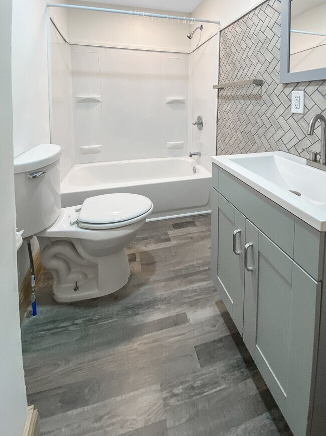 Building Photo - 601 Penn St