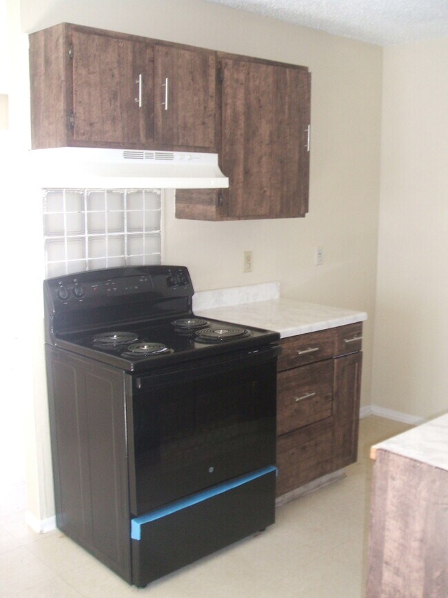 Building Photo - 5920 Mission Sunrise