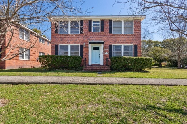 Building Photo - 1109 Cherry St