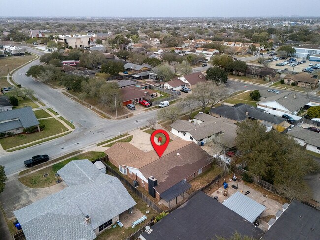 Building Photo - 6314 Senators Dr