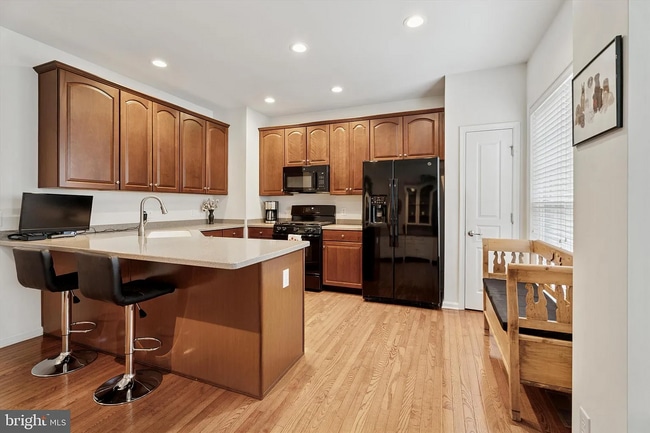 Building Photo - 204 Hudson Dr