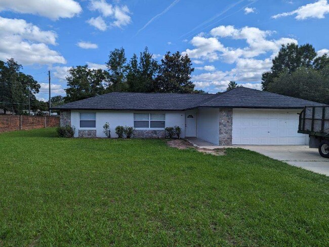 Building Photo - 4130 SE 61st Pl