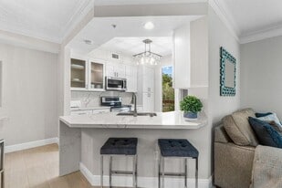 Building Photo - 2030 Alta Meadows Ln
