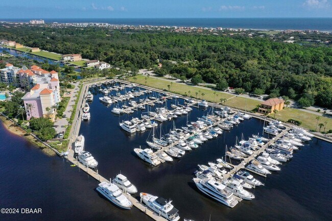 Building Photo - 102 Yacht Harbor Dr