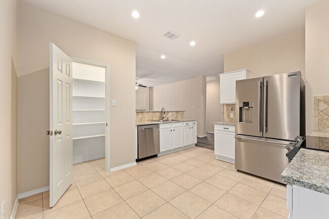 Building Photo - 3905 Hawkins Dr