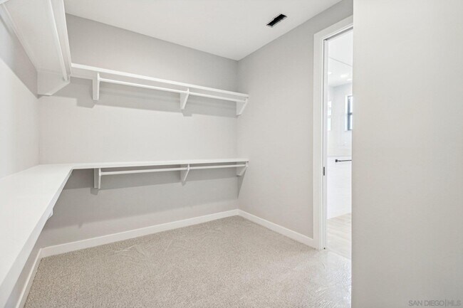 Building Photo - 2948 Copley Ave