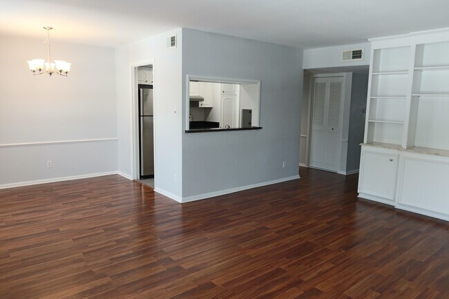 Primary Photo - 3730 Fairfield Ave
