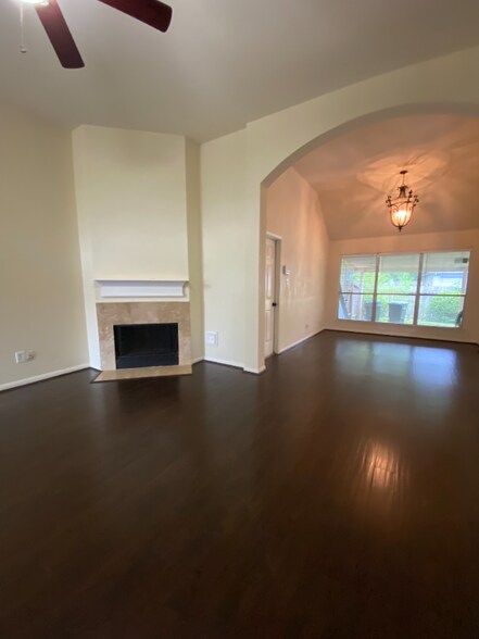 Building Photo - 6430 Bosley Ln