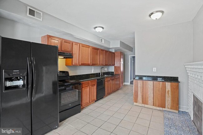 Building Photo - 207 Kennedy St NW