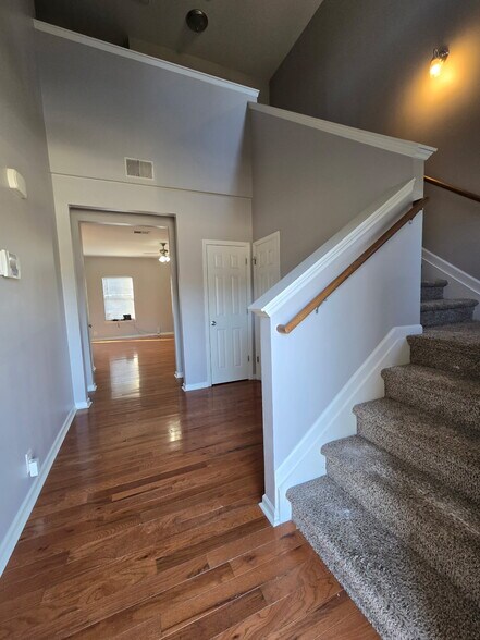 Building Photo - 638 Pippin Dr