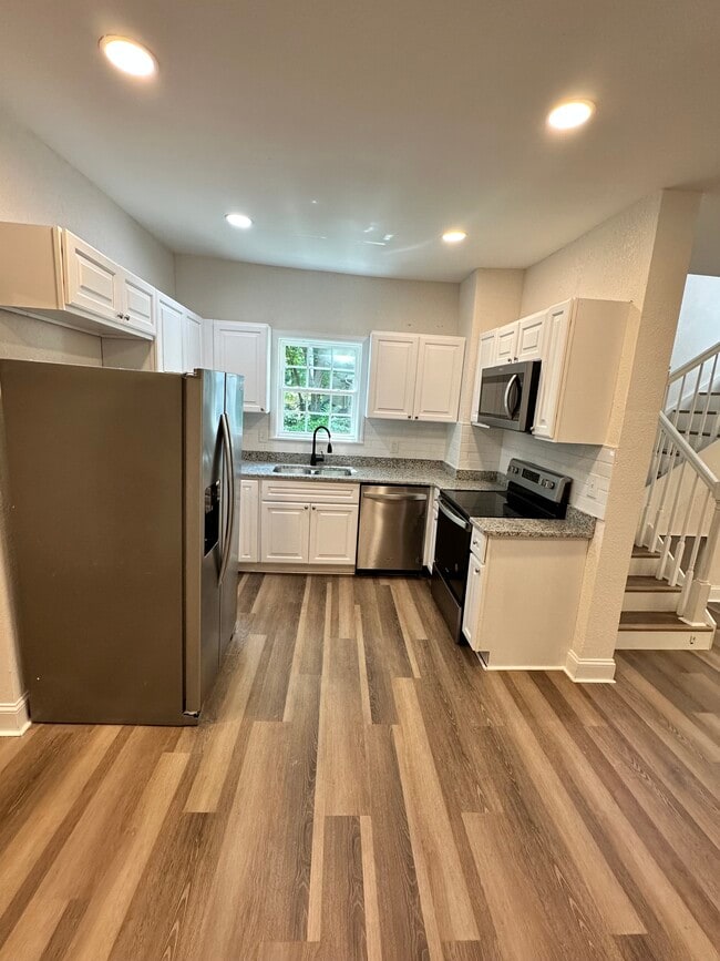 Building Photo - 1242 26th St