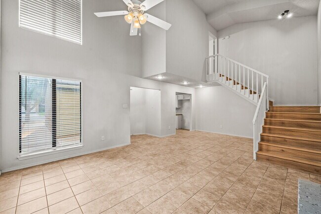 Building Photo - 534 N Fulton Ave