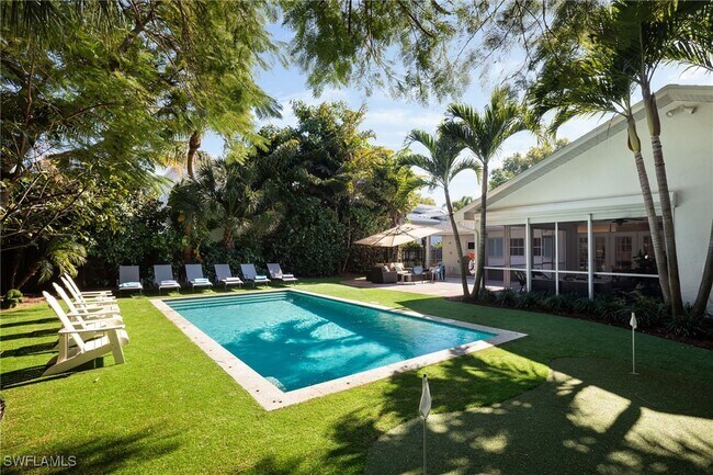 Building Photo - 339 4th Ave N