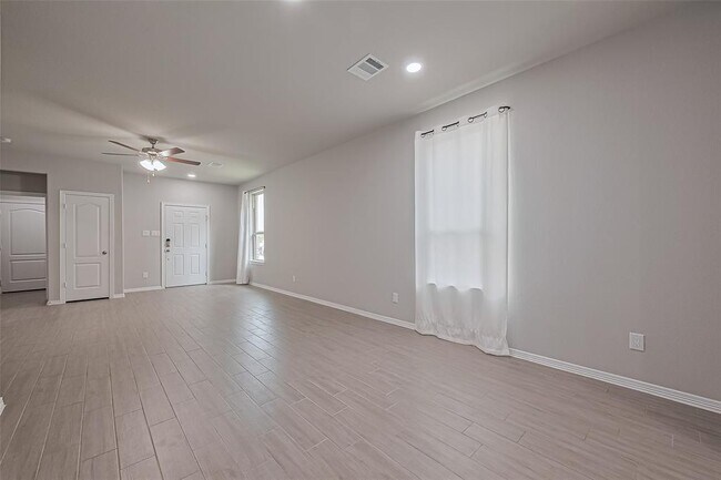 Building Photo - 24742 Russet Bluff Trl