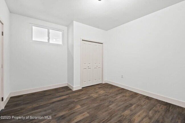 Building Photo - 19 W River St