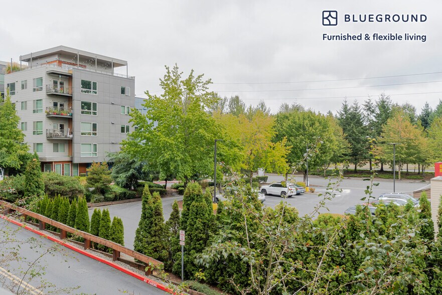 Building Photo - 15566 NE 22 Pl