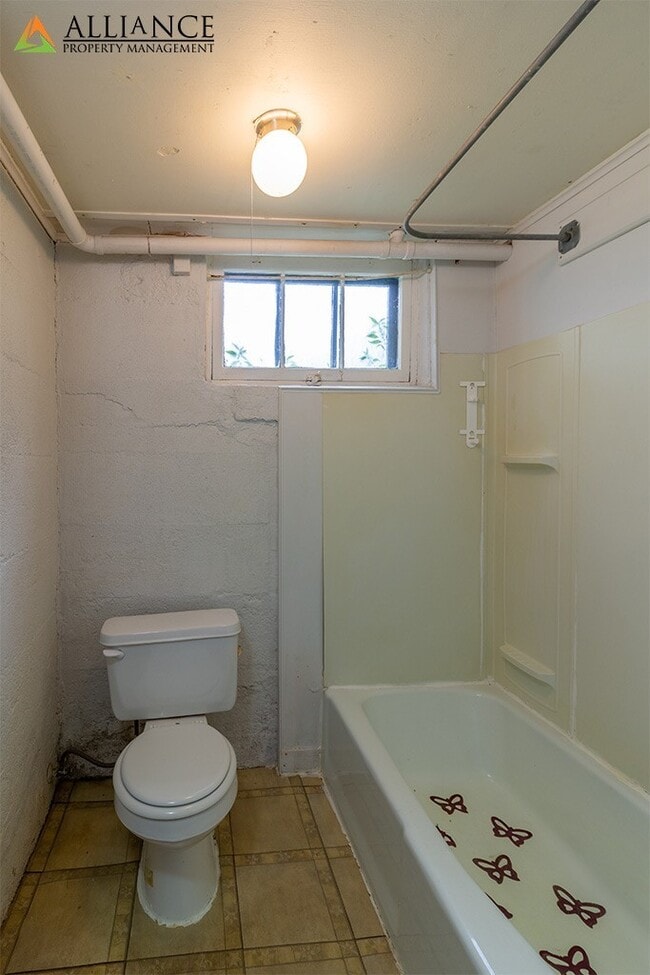 Building Photo - Fifteenth St. 344 N.