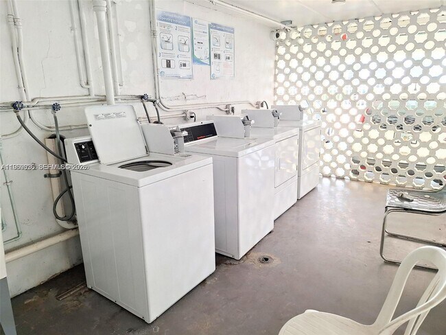 Building Photo - 1400 Pennsylvania Ave