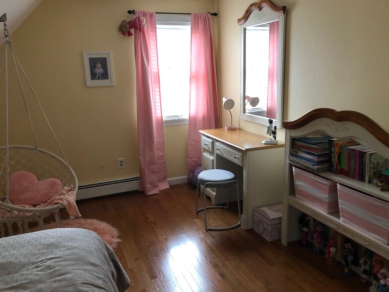 Bedroom 2 - 11 Laurel Ln